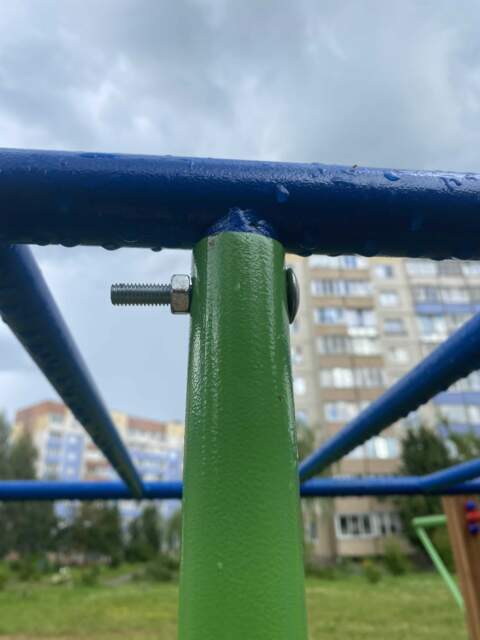 Нарушения на детской площадке