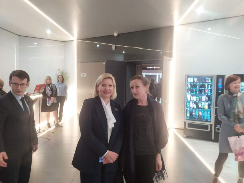 Torzhestvennoye-meropriyatiye-ko-Dnyu-Oktyabrskoy-revolyutsii