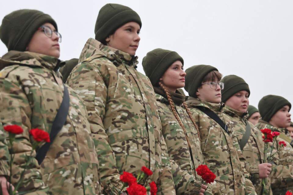 Voyenno-patrioticheskomu klubu