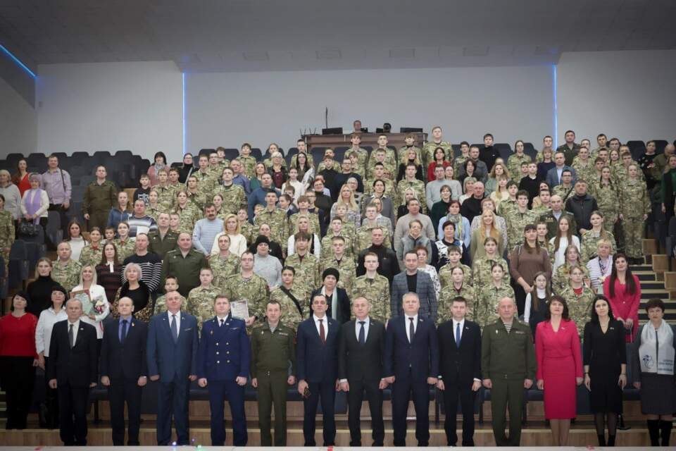 Voyenno-patrioticheskomu klubu