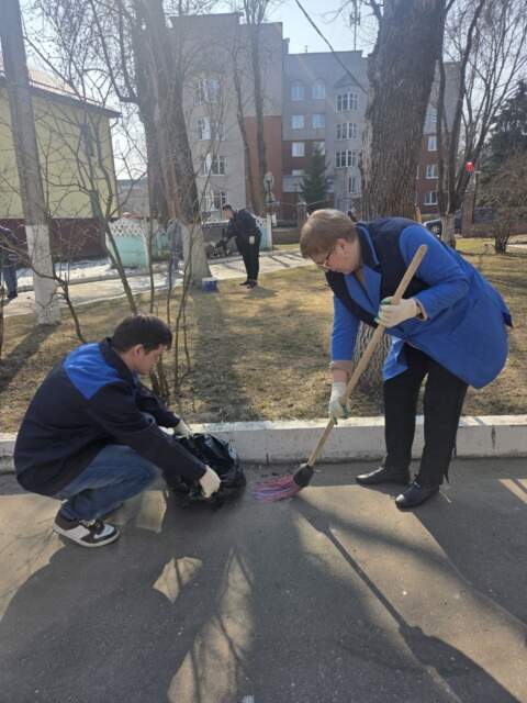 Sotrudniki Vitebskoy oblastnoy inspektsii Gosstandarta prinyali uchastiye v gorodskom subbotnike
