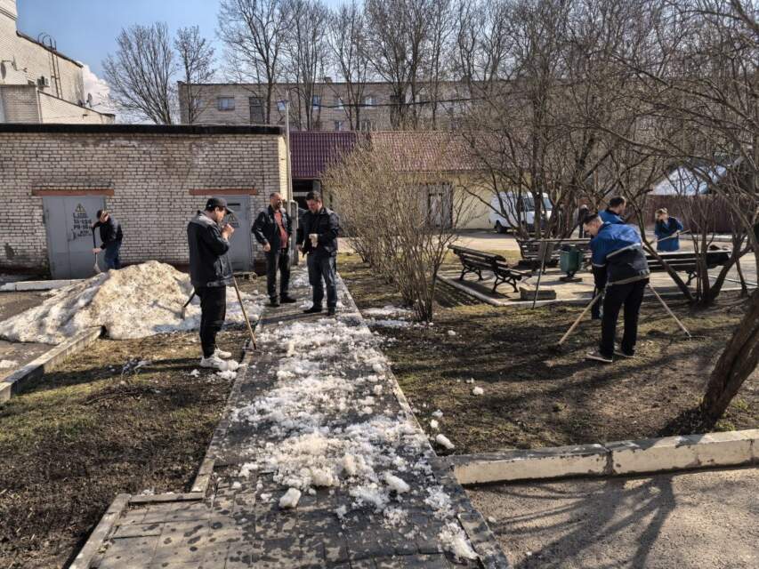 Sotrudniki Vitebskoy oblastnoy inspektsii Gosstandarta prinyali uchastiye v gorodskom subbotnike