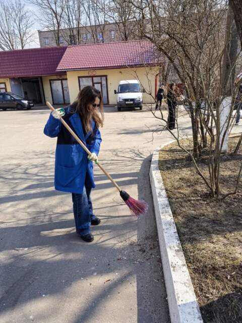 Sotrudniki Vitebskoy oblastnoy inspektsii Gosstandarta prinyali uchastiye v gorodskom subbotnike