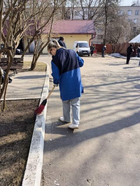 Sotrudniki Vitebskoy oblastnoy inspektsii Gosstandarta prinyali uchastiye v gorodskom subbotnike