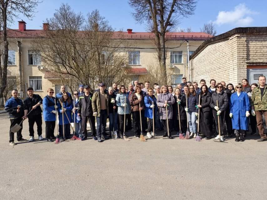 Sotrudniki Vitebskoy oblastnoy inspektsii Gosstandarta prinyali uchastiye v gorodskom subbotnike